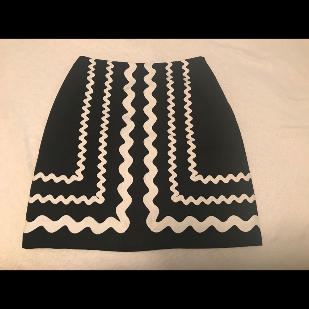EUC J. McLaughlin Black and White Ric Rac Skirt